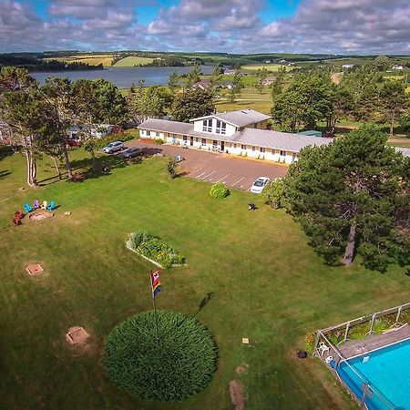 The Pines Motel And Cottages Rustico Bagian luar foto